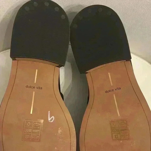 NWOT. Dolce Vita Women’s Yanni Loafer. Black leather. Size 9. Never worn. - Picture 6 of 7